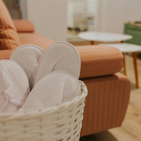 Regim Hotelier Lotusul Verde 오라데아 외부 사진