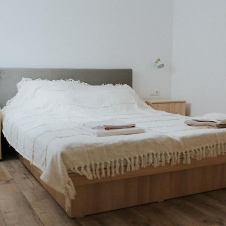 Regim Hotelier Lotusul Verde 오라데아 외부 사진